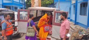 ঘূর্ণিঝড় ডানা সতর্কতায় সাগরের ৯৮ জন প্রসূতিকে নিরাপদ আশ্রয়ে সরালো জেলা প্রশাসন
