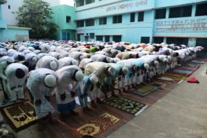 হাতিয়াড়া জামে মসজিদে Eid ul-Fitr-এর নামাজ