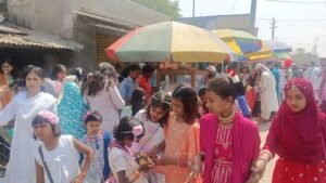 মোথাবাড়িতে খুশির আবহে ঈদের নামাজ