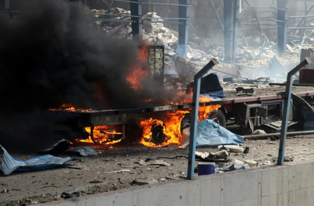Deadly explosion shakes Iran: মৃত কমপক্ষে ২৫, আহত ৮ শতাধিক 2 Deadly explosion shakes Iran: মৃত কমপক্ষে ২৫, আহত ৮ শতাধিক