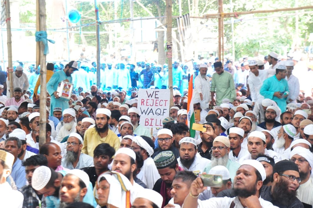 'WAQF ACT মানছি না' স্লোগানে মুখরিত শহর কলকাতা 6 'WAQF ACT মানছি না' স্লোগানে মুখরিত শহর কলকাতা