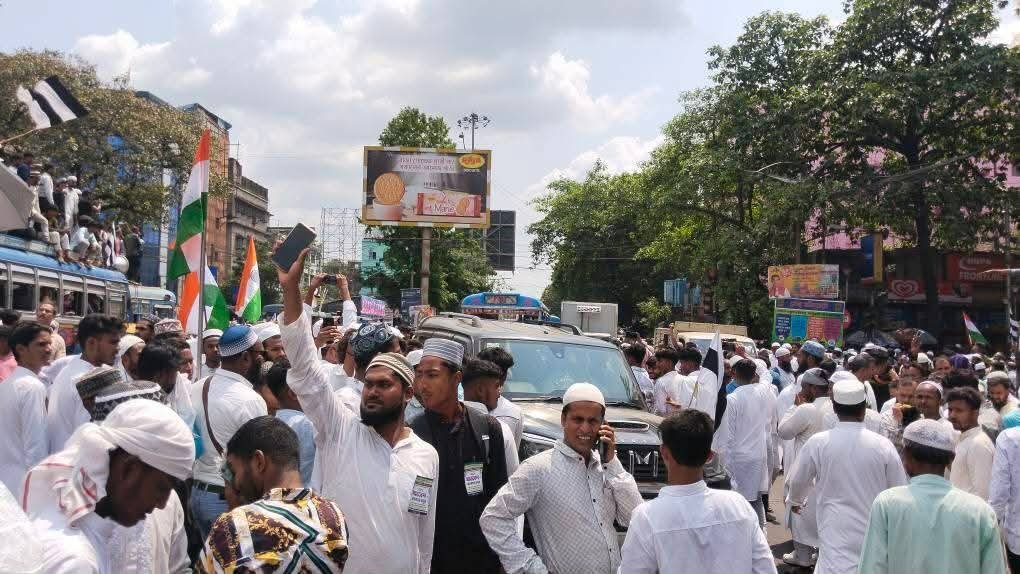 'WAQF ACT মানছি না' স্লোগানে মুখরিত শহর কলকাতা 2 'WAQF ACT মানছি না' স্লোগানে মুখরিত শহর কলকাতা